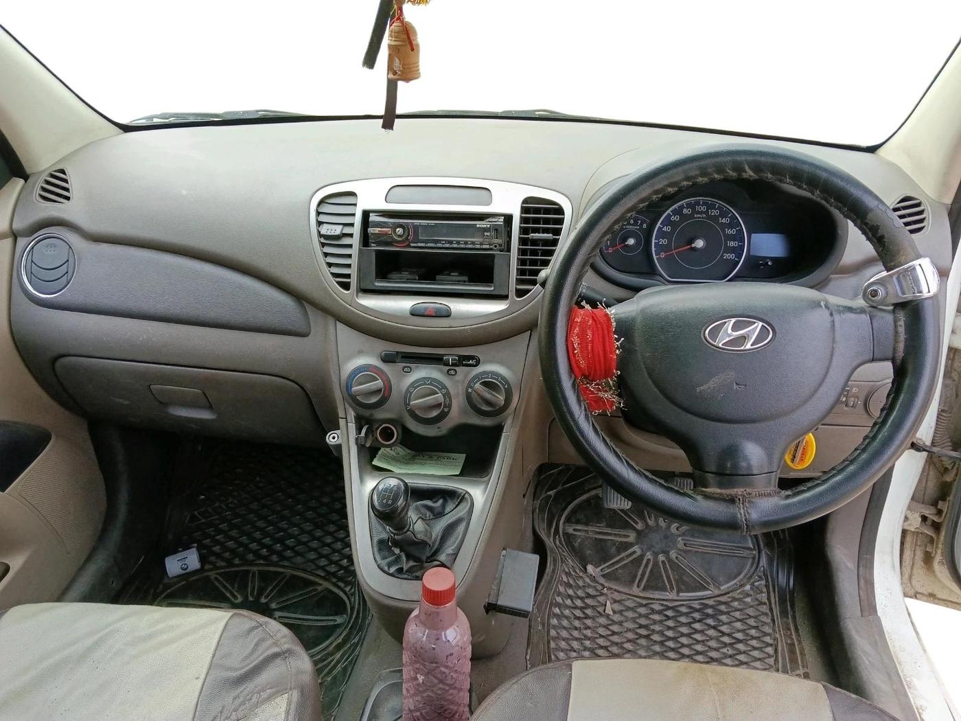 2012 Hyundai i10 MAGNA 1.2, CNG, Manual, 1,06,243 km, interior
