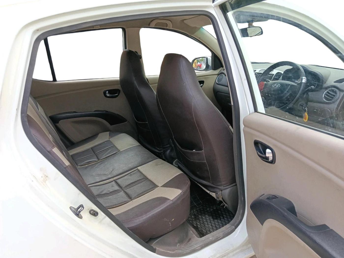 2012 Hyundai i10 MAGNA 1.2, CNG, Manual, 1,06,243 km, interior