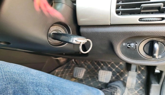 2016 Tata Safari Storme 2.2 EX 4X2, Diesel, Manual, 1,25,784 km, interior