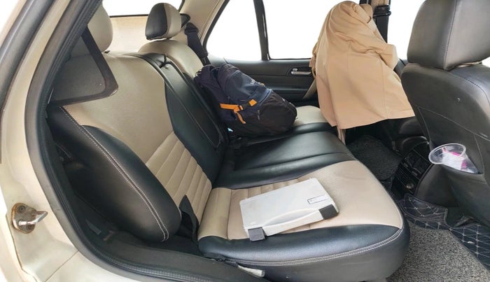 2016 Tata Safari Storme 2.2 EX 4X2, Diesel, Manual, 1,25,784 km, interior