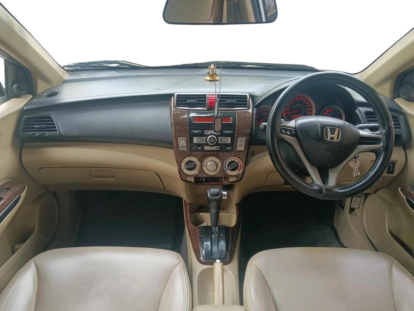 2011 Honda City 1.5L I-VTEC V AT, Petrol, Automatic, 1,36,569 km, interior