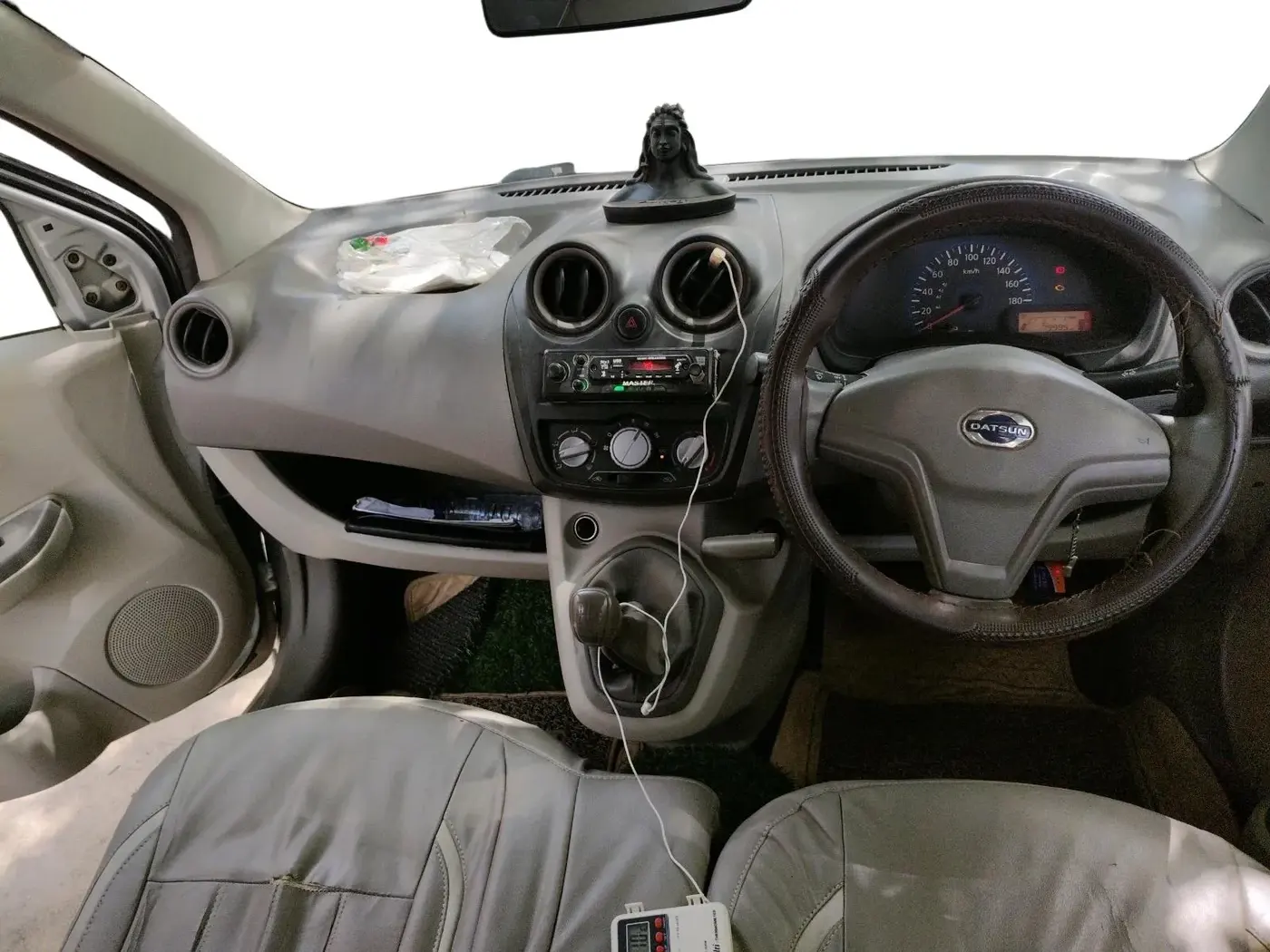 2015 Datsun Go Plus T, Petrol, Manual, 79,995 km, interior