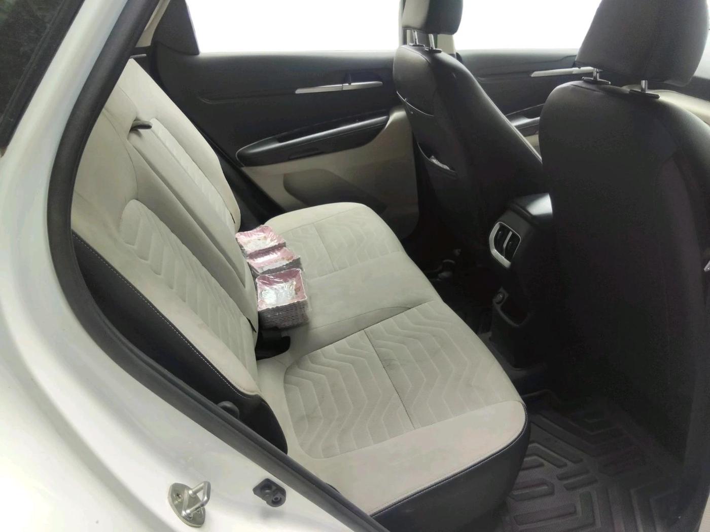 2021 KIA SONET HTX 1.0 IMT, Petrol, Manual, 26,961 km, interior