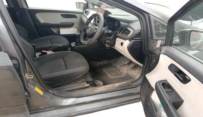 2023 Tata ALTROZ XE PETROL, Petrol, Manual, 33,147 km, interior