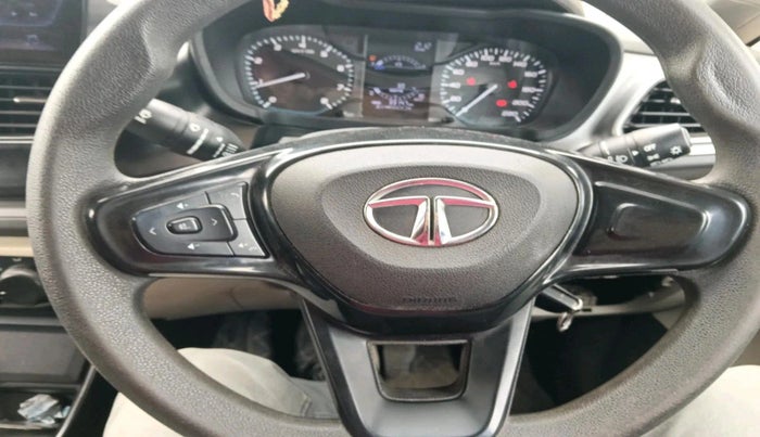 2023 Tata ALTROZ XE PETROL, Petrol, Manual, 33,147 km, interior