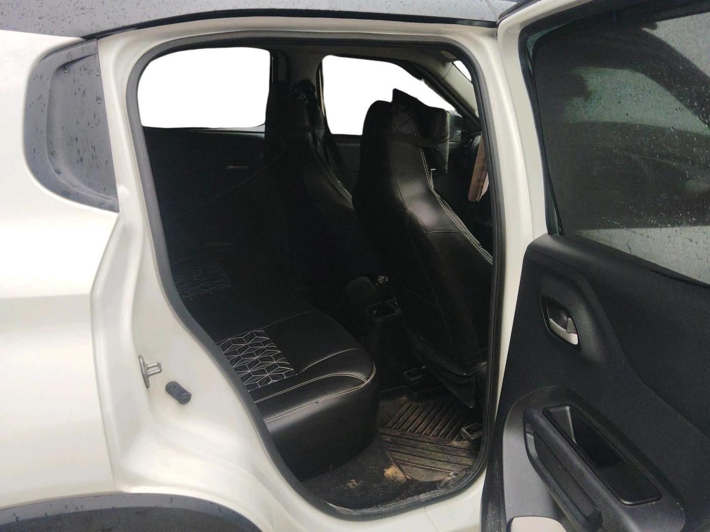 2023 CITROEN C3 FEEL 1.2, Petrol, Manual, 11,477 km, interior