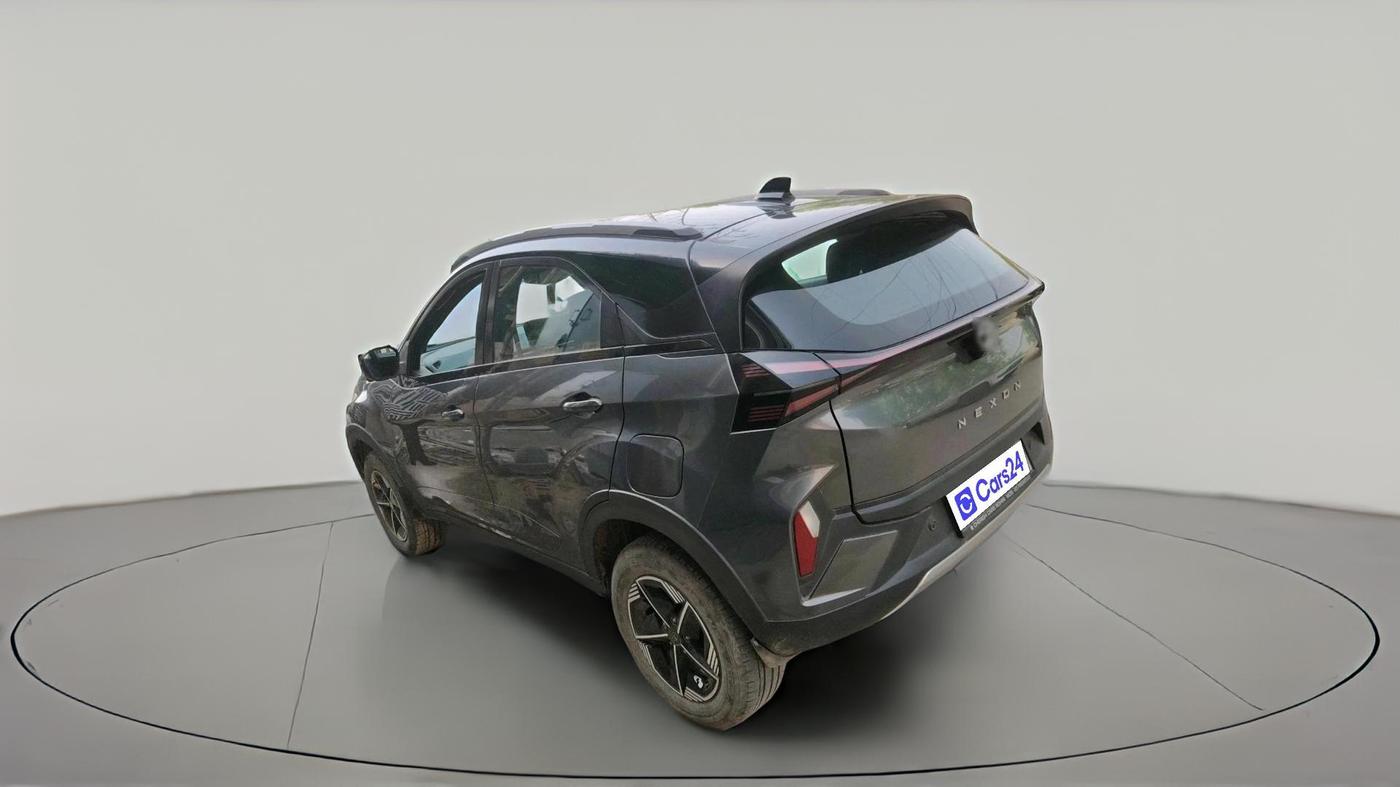2023 Tata NEXON FEARLESS SUNROOF DUAL TONE 1.2 PETROL, Petrol, Manual, 30,500 km, exterior