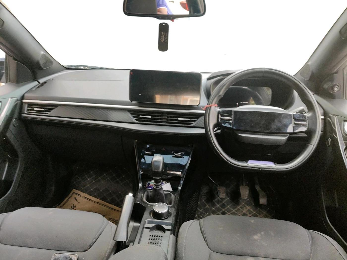 2023 Tata NEXON FEARLESS SUNROOF DUAL TONE 1.2 PETROL, Petrol, Manual, 30,500 km, interior