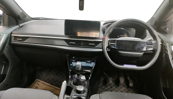 2023 Tata NEXON FEARLESS SUNROOF DUAL TONE 1.2 PETROL, Petrol, Manual, 30,117 km, interior