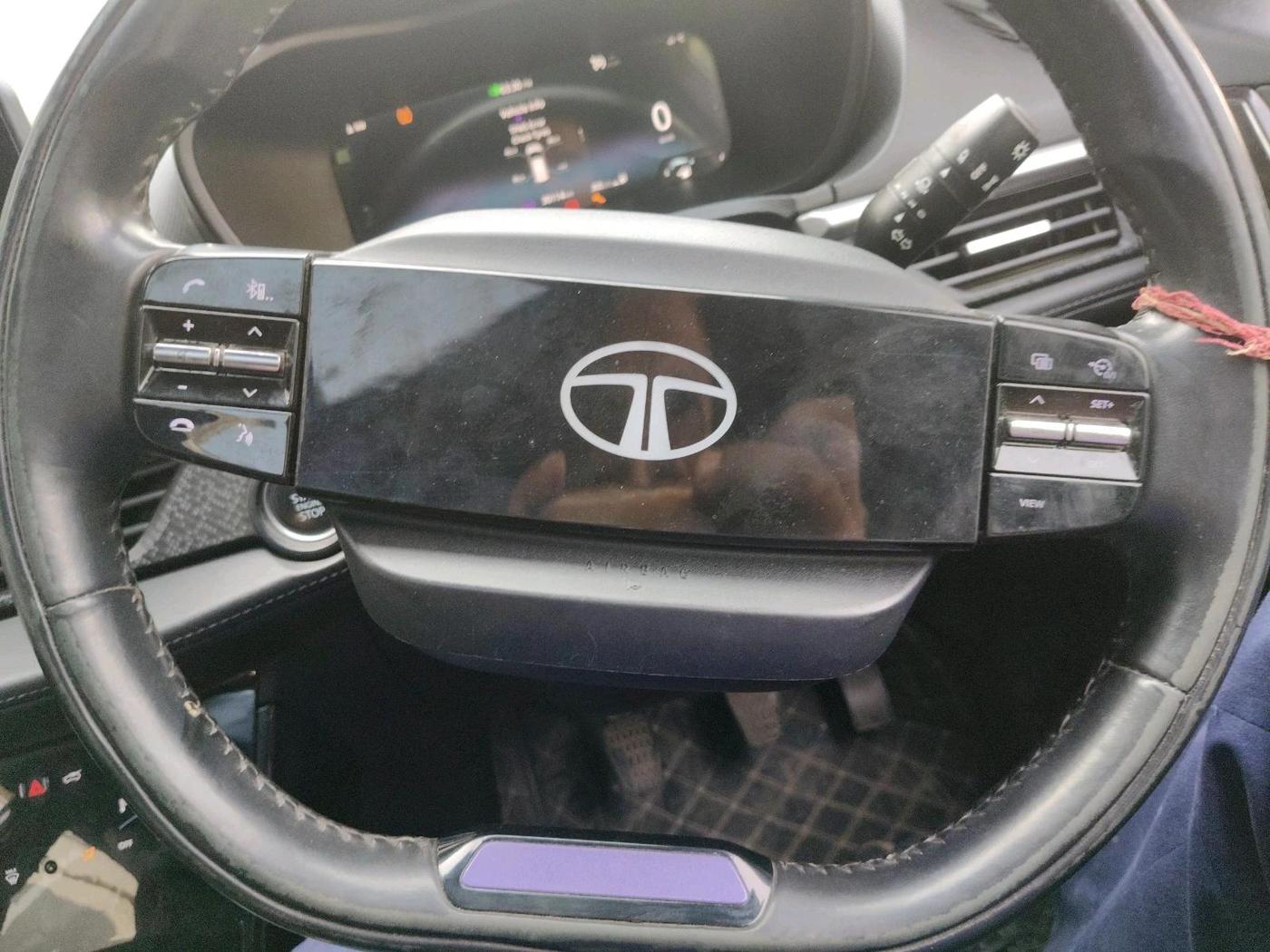 2023 Tata NEXON FEARLESS SUNROOF DUAL TONE 1.2 PETROL, Petrol, Manual, 30,500 km, interior