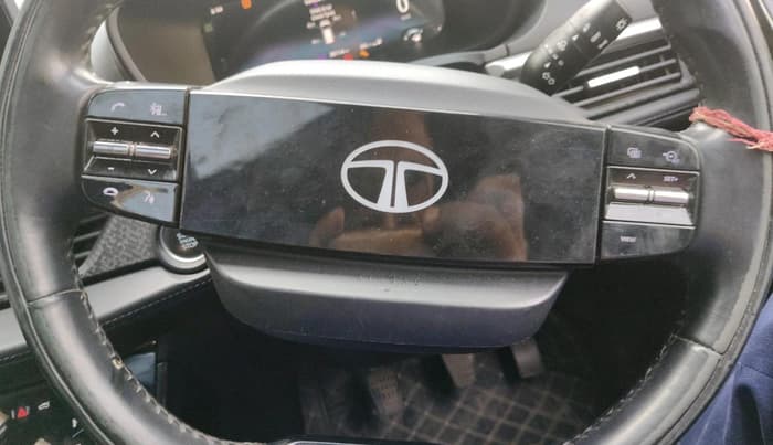 2023 Tata NEXON FEARLESS SUNROOF DUAL TONE 1.2 PETROL, Petrol, Manual, 30,117 km, interior