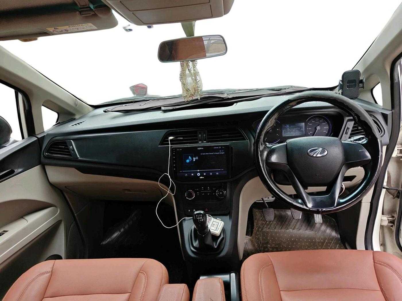 2018 Mahindra MARAZZO M2 7STR, Diesel, Manual, 69,139 km, interior