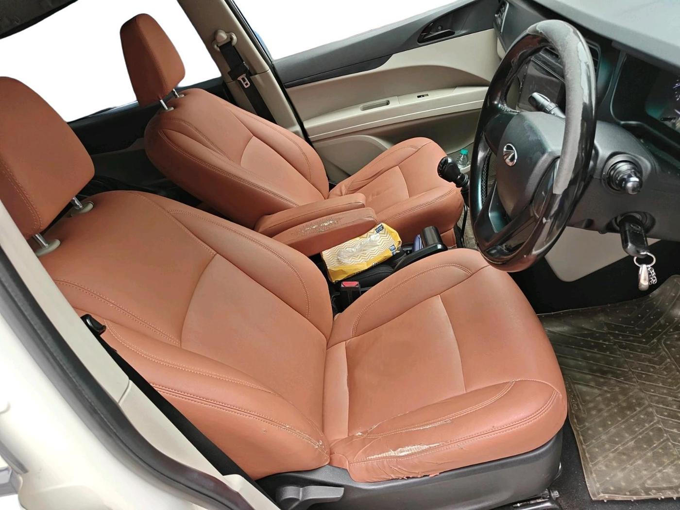 2018 Mahindra MARAZZO M2 7STR, Diesel, Manual, 69,139 km, interior