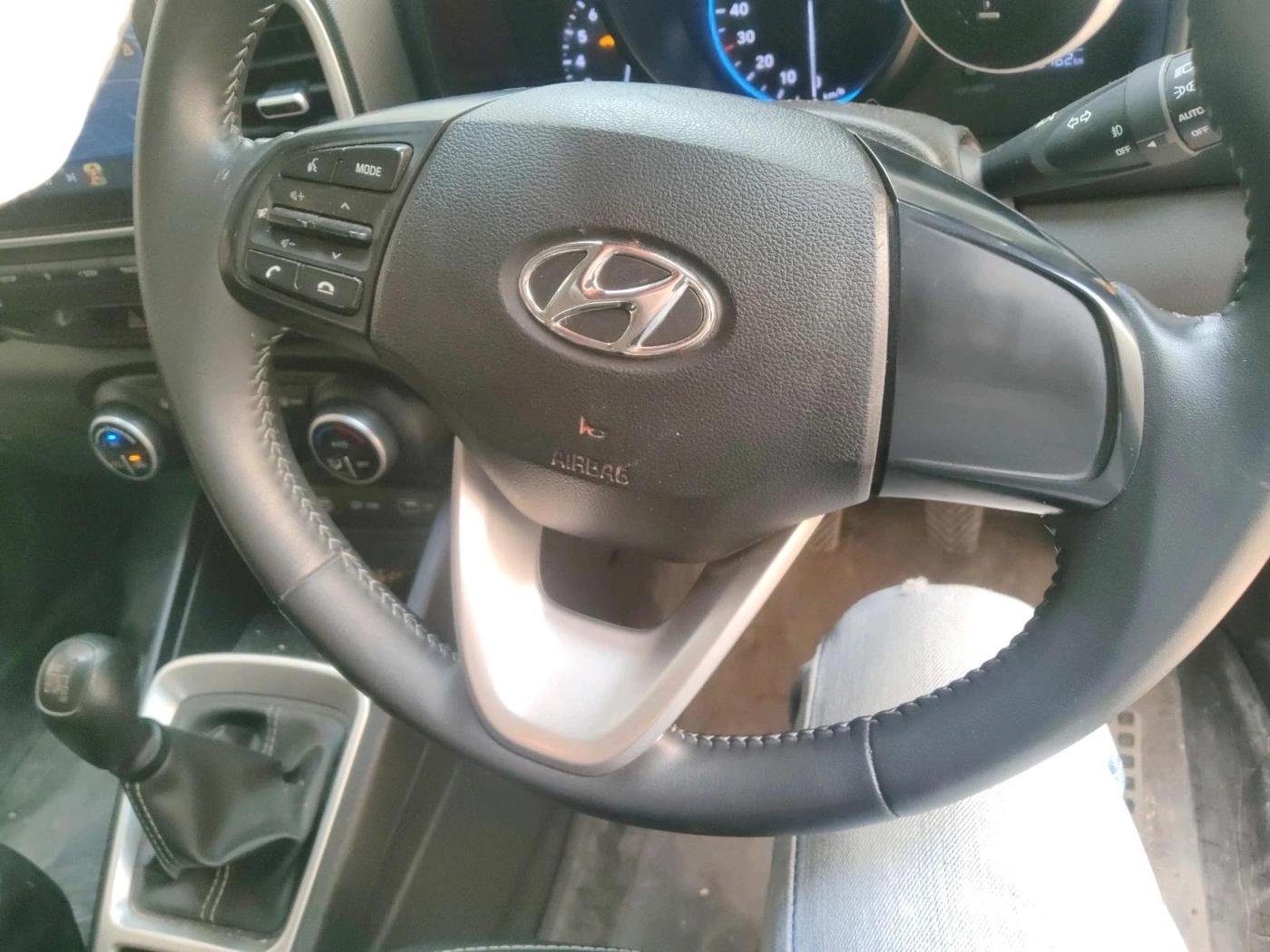 2022 Hyundai VENUE S+ 1.2, Petrol, Manual, 15,762 km, interior