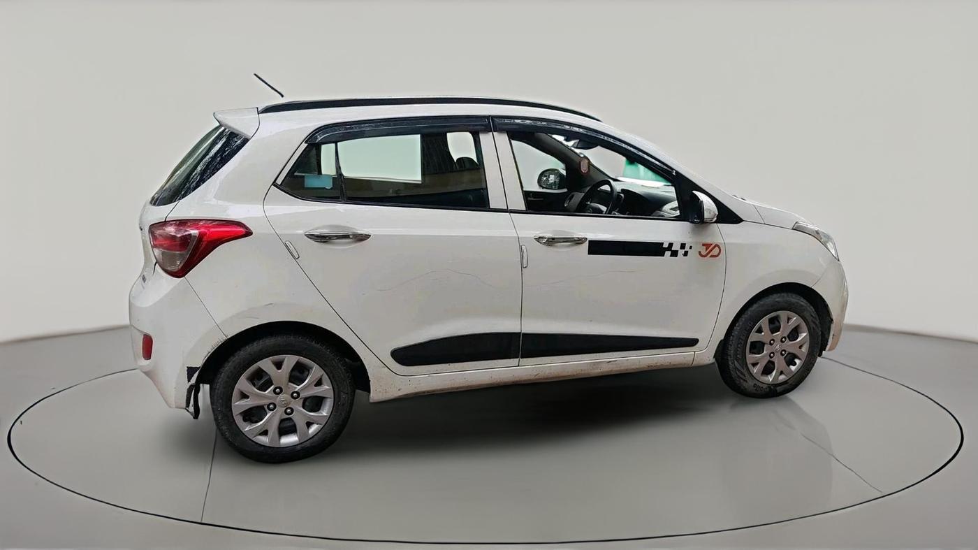 2015 Hyundai Grand i10 SPORTZ 1.2 KAPPA VTVT, Petrol, Manual, 33,803 km, exterior
