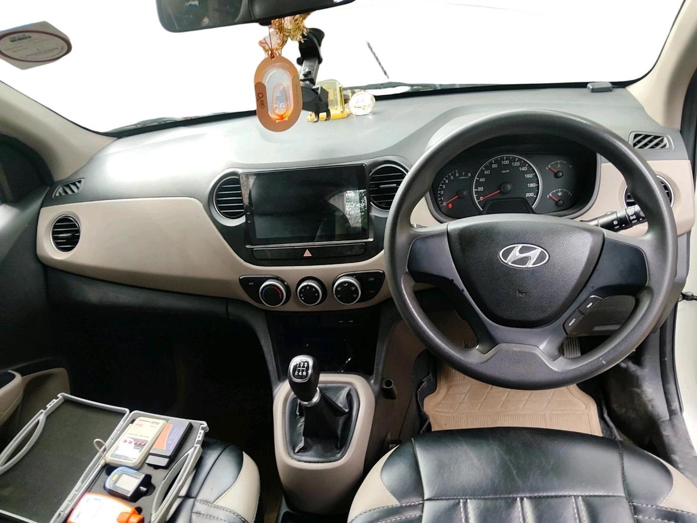 2015 Hyundai Grand i10 SPORTZ 1.2 KAPPA VTVT, Petrol, Manual, 33,803 km, interior