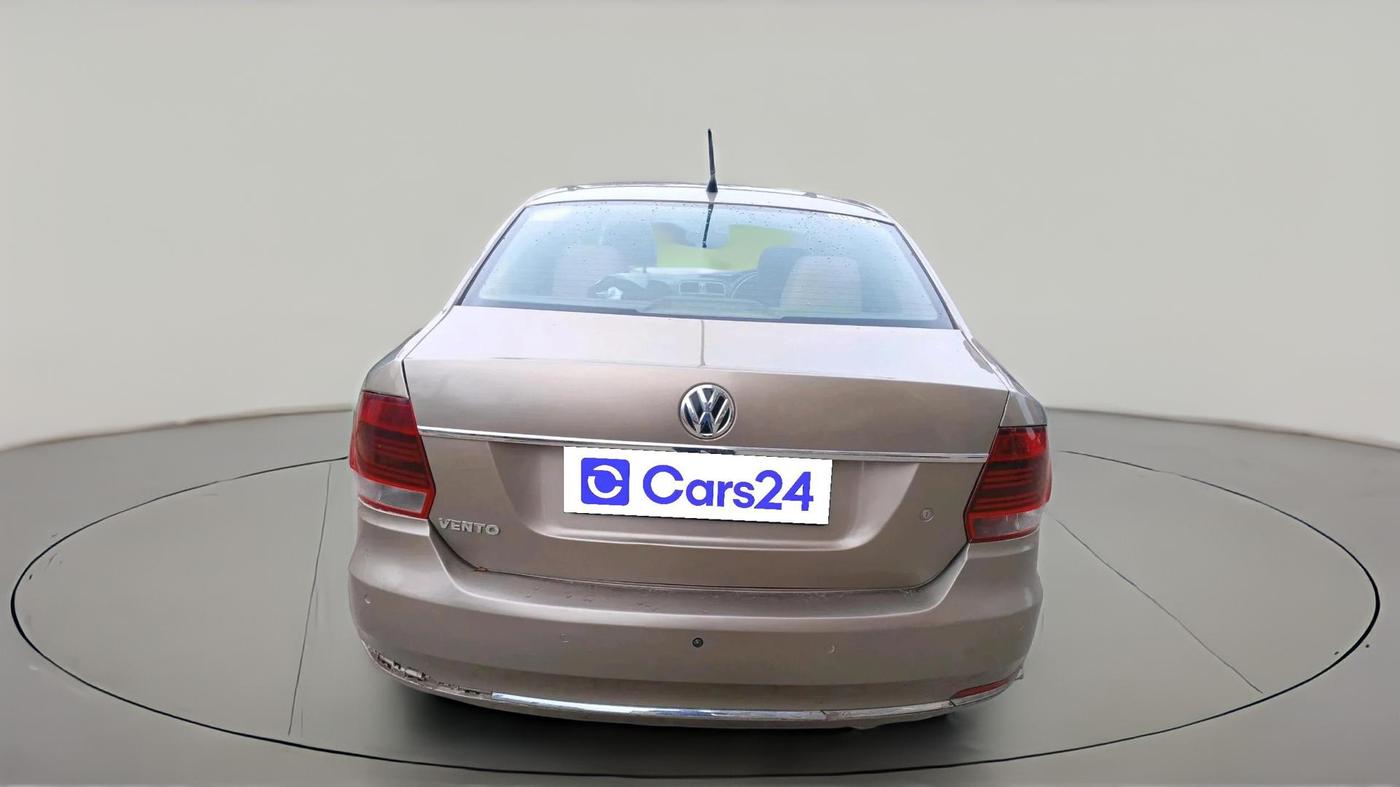 2016 Volkswagen Vento HIGHLINE 1.6 MPI, CNG, Manual, 1,24,187 km, exterior