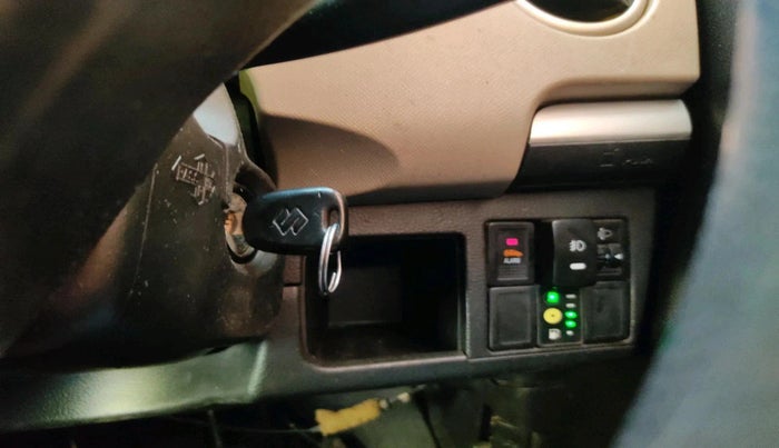 2016 Maruti Wagon R 1.0 LXI CNG, CNG, Manual, 75,533 km, interior