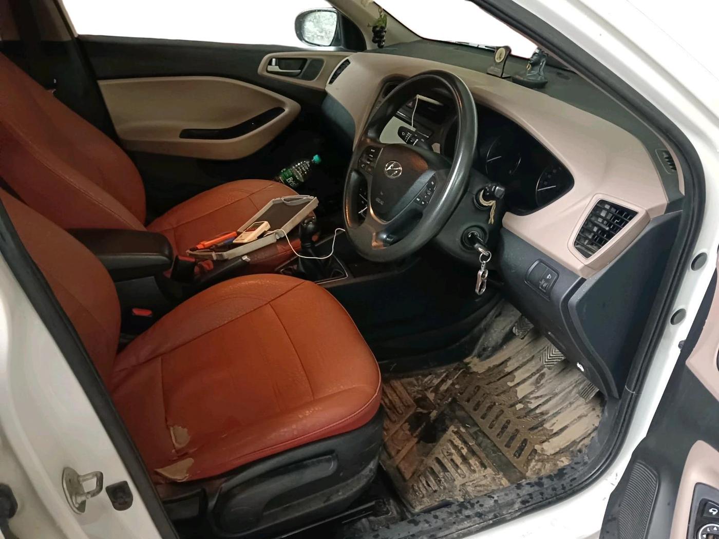 2017 Hyundai Elite i20 ASTA 1.2, Petrol, Manual, 61,570 km, interior
