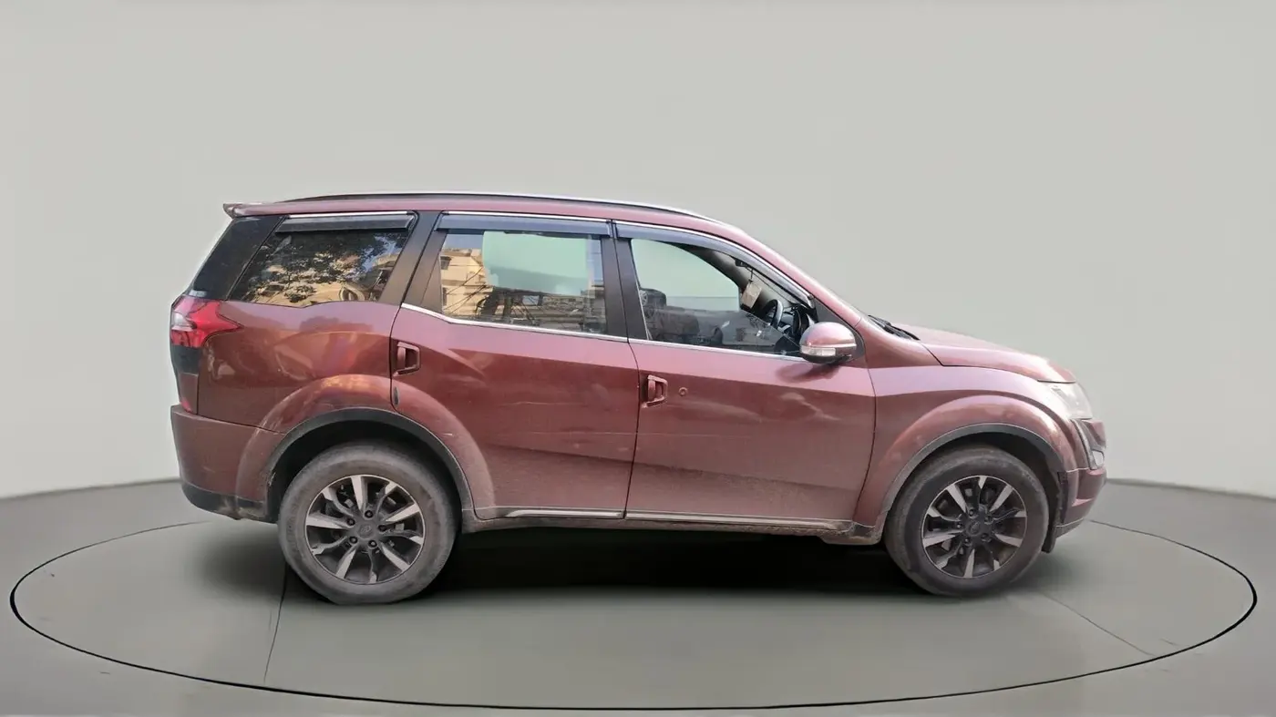 2018 Mahindra XUV500 W11 AT, Diesel, Automatic, 50,783 km, exterior