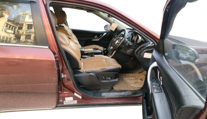 2018 Mahindra XUV500 W11 AT, Diesel, Automatic, 50,783 km, interior