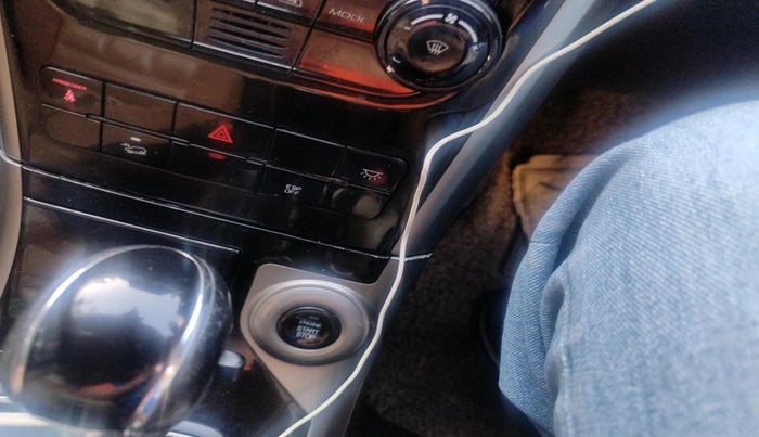 2018 Mahindra XUV500 W11 AT, Diesel, Automatic, 50,783 km, interior