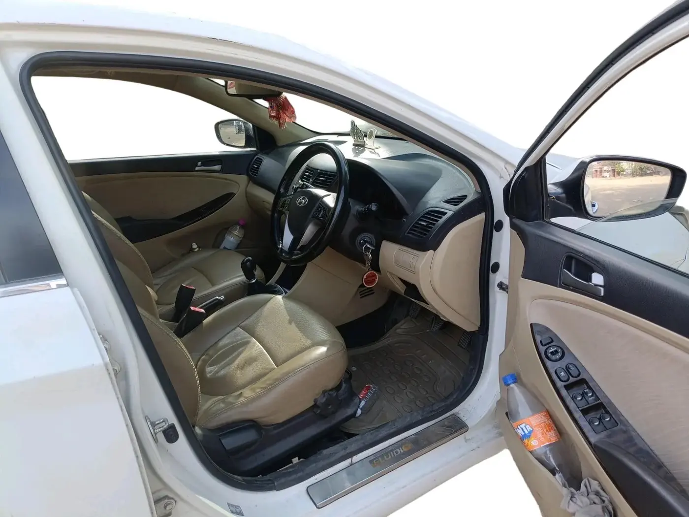 2016 Hyundai Verna FLUIDIC 4S 1.6 VTVT SX, Petrol, Manual, 98,937 km, interior