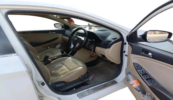 2016 Hyundai Verna FLUIDIC 4S 1.6 VTVT SX, Petrol, Manual, 98,937 km, interior