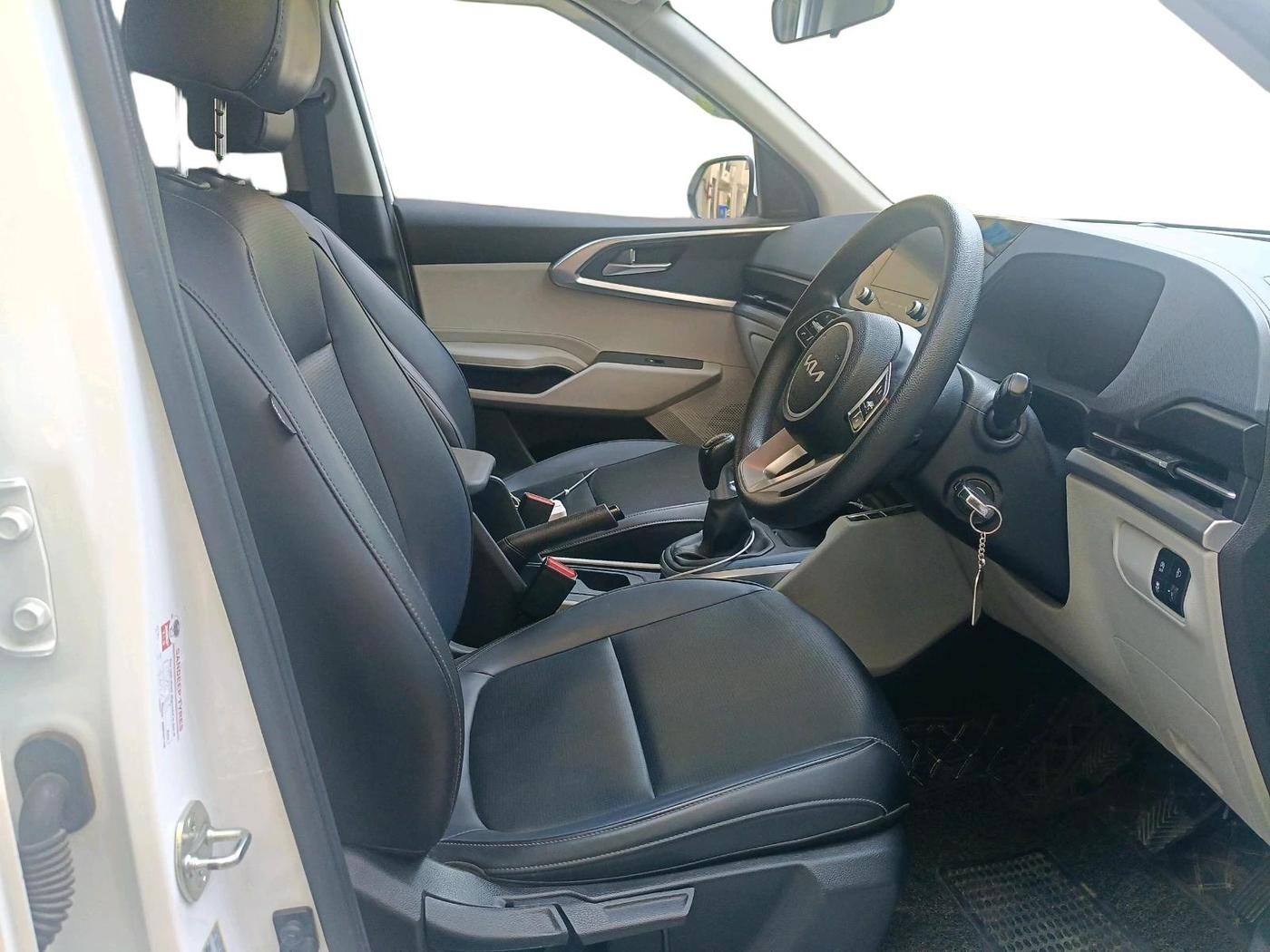 2024 KIA CARENS Premium (O) 1.5 Petrol 7 STR, Petrol, Manual, 14,192 km, interior
