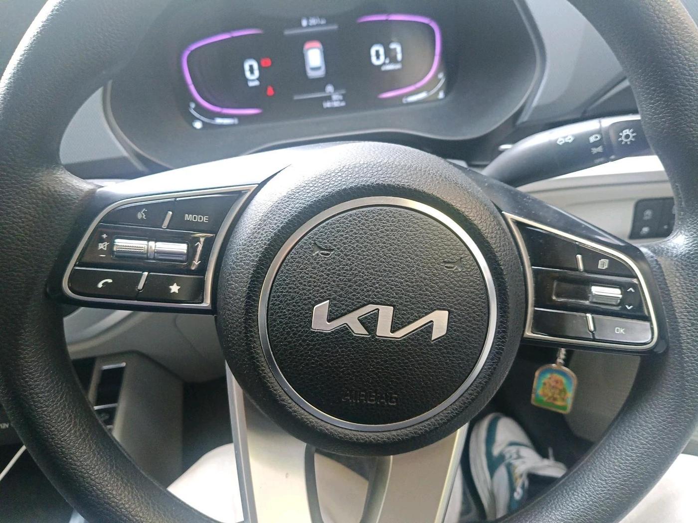 2024 KIA CARENS Premium (O) 1.5 Petrol 7 STR, Petrol, Manual, 14,192 km, interior