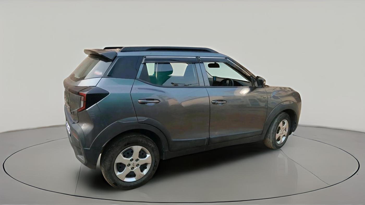 2024 Mahindra XUV 3XO MX1 1.2 L TCMPFi, Petrol, Manual, 12,114 km, exterior