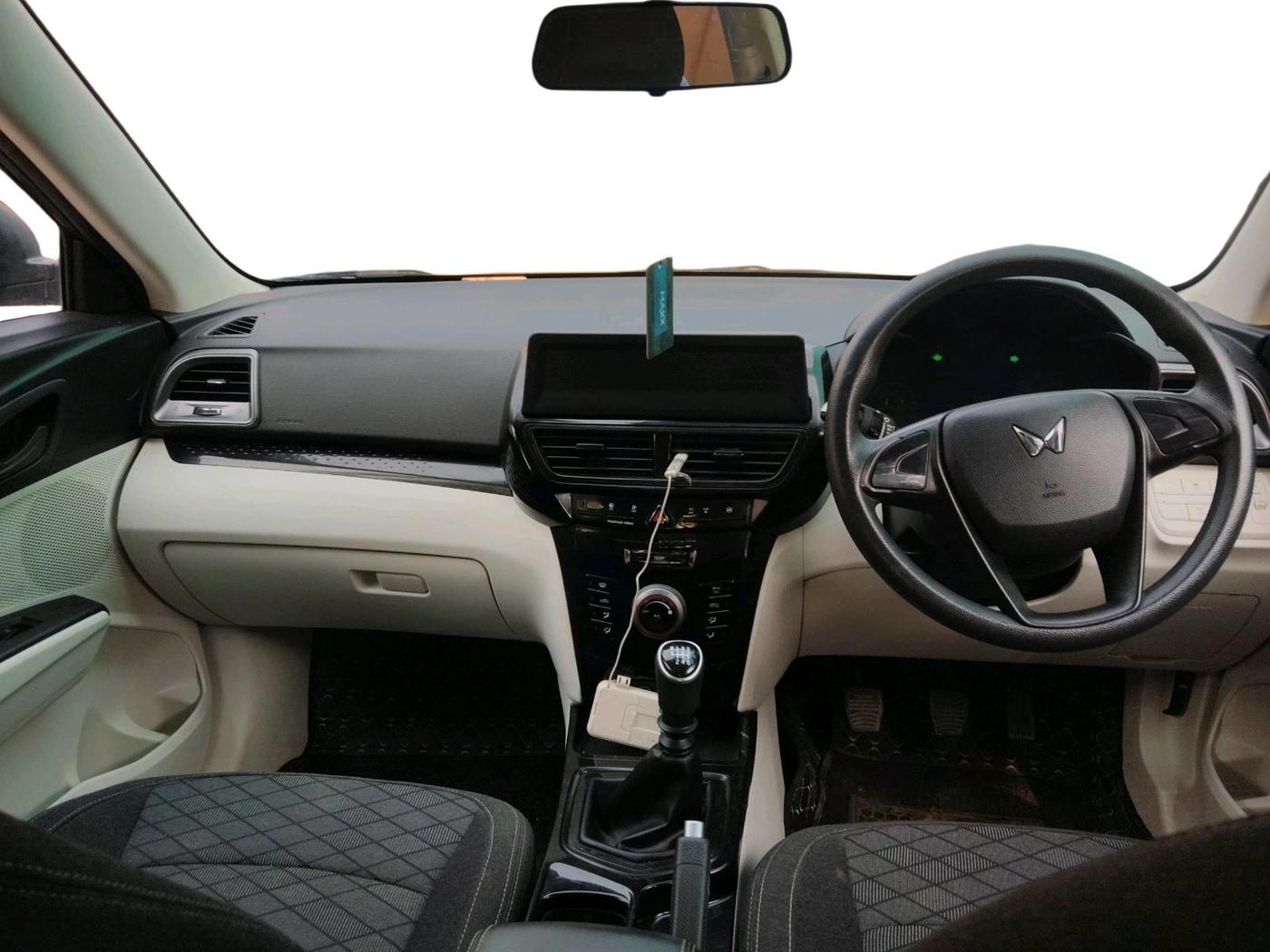 2024 Mahindra XUV 3XO MX1 1.2 L TCMPFi, Petrol, Manual, 12,114 km, interior