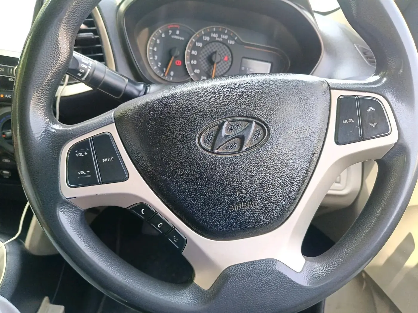2019 Hyundai NEW SANTRO SPORTZ CNG, CNG, Manual, 1,18,069 km, interior
