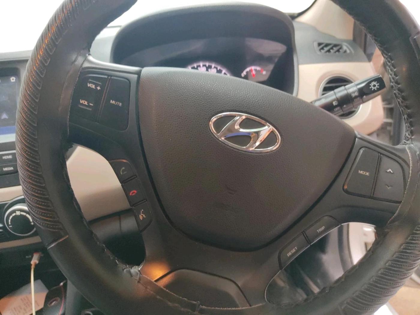 2017 Hyundai Grand i10 ASTA 1.2 KAPPA VTVT, Petrol, Manual, 66,568 km, interior