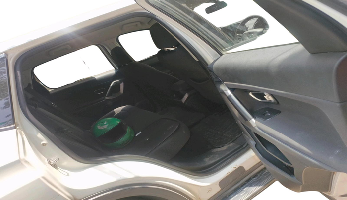 2019 Tata Harrier XT 2.0L KRYOTEC, Diesel, Manual, 69,717 km, interior