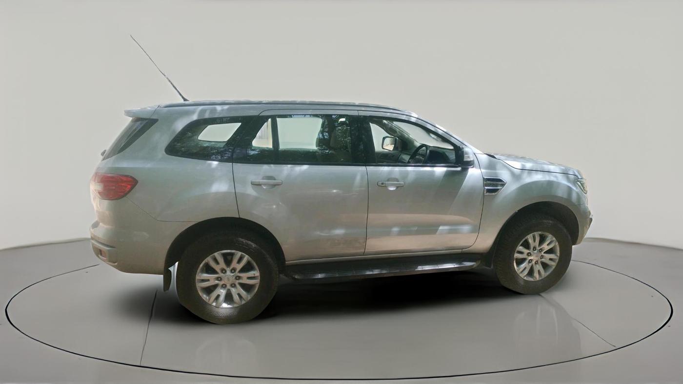 2017 Ford Endeavour TREND 2.2 4X2 AT, Diesel, Automatic, 84,405 km, exterior