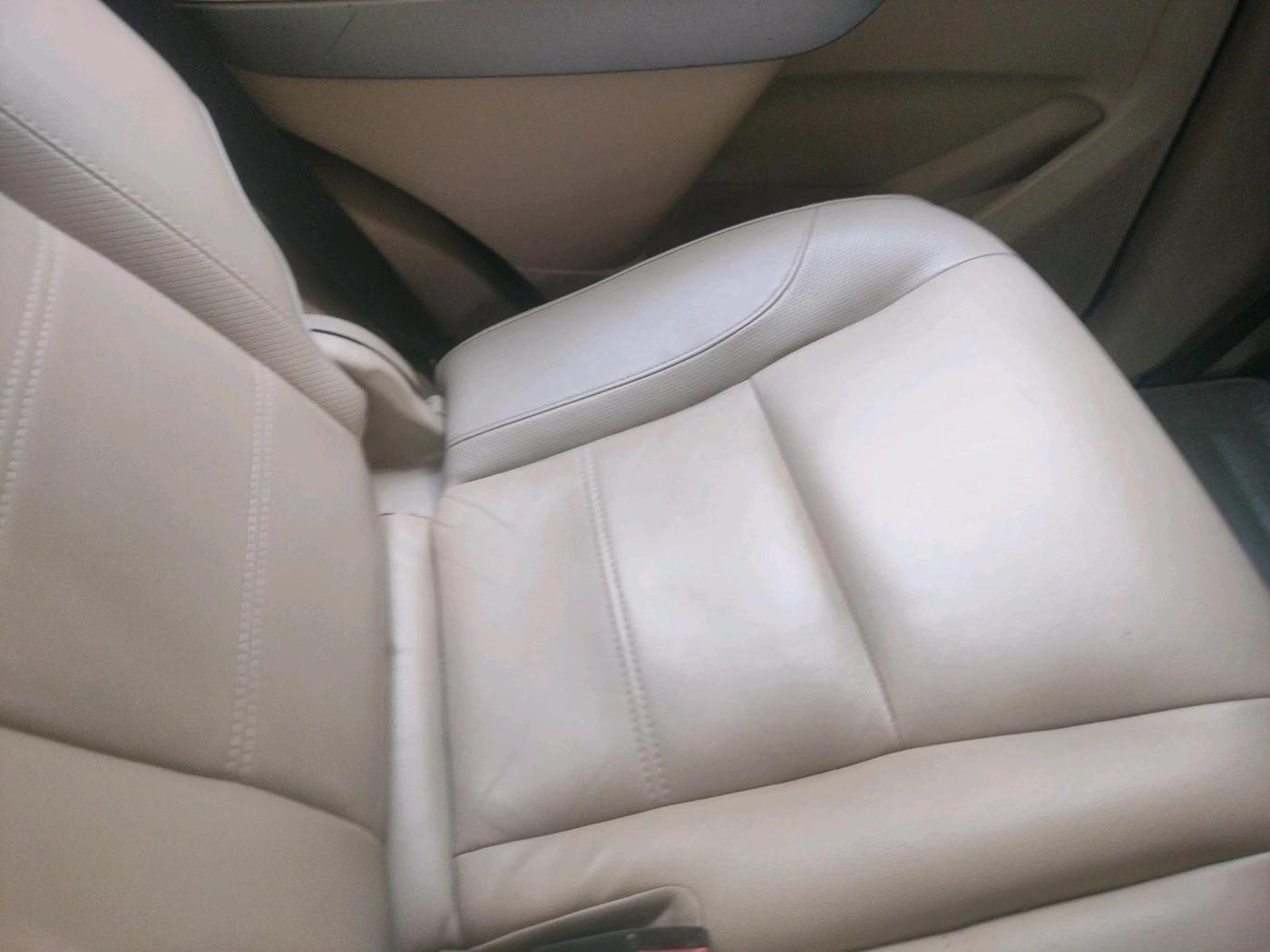 2017 Ford Endeavour TREND 2.2 4X2 AT, Diesel, Automatic, 84,405 km, interior
