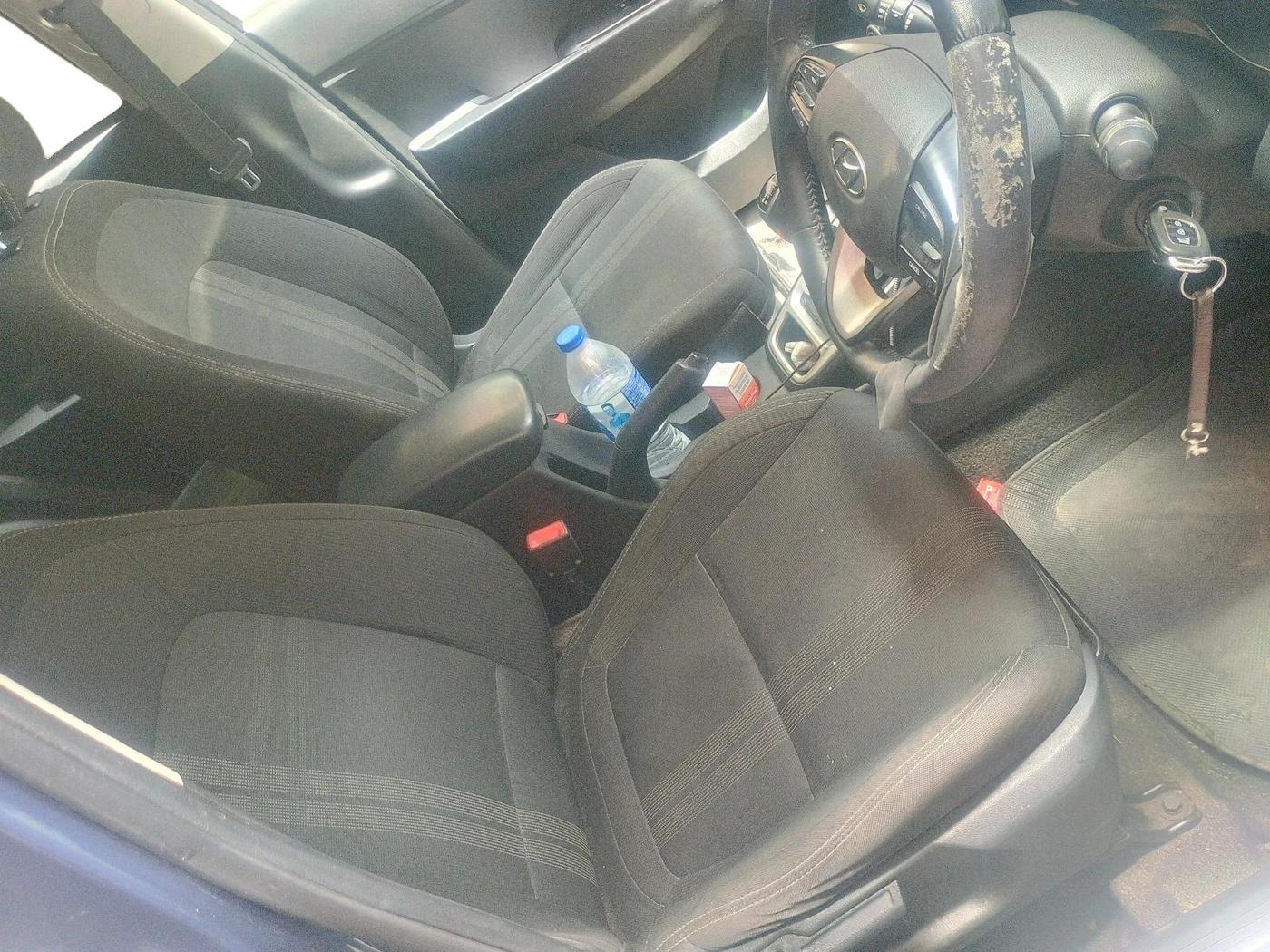 2019 Hyundai VENUE SX 1.0 TURBO, Petrol, Manual, 1,53,388 km, interior