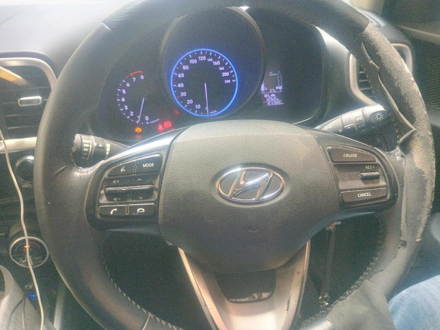 2019 Hyundai VENUE SX 1.0 TURBO, Petrol, Manual, 1,53,388 km, interior