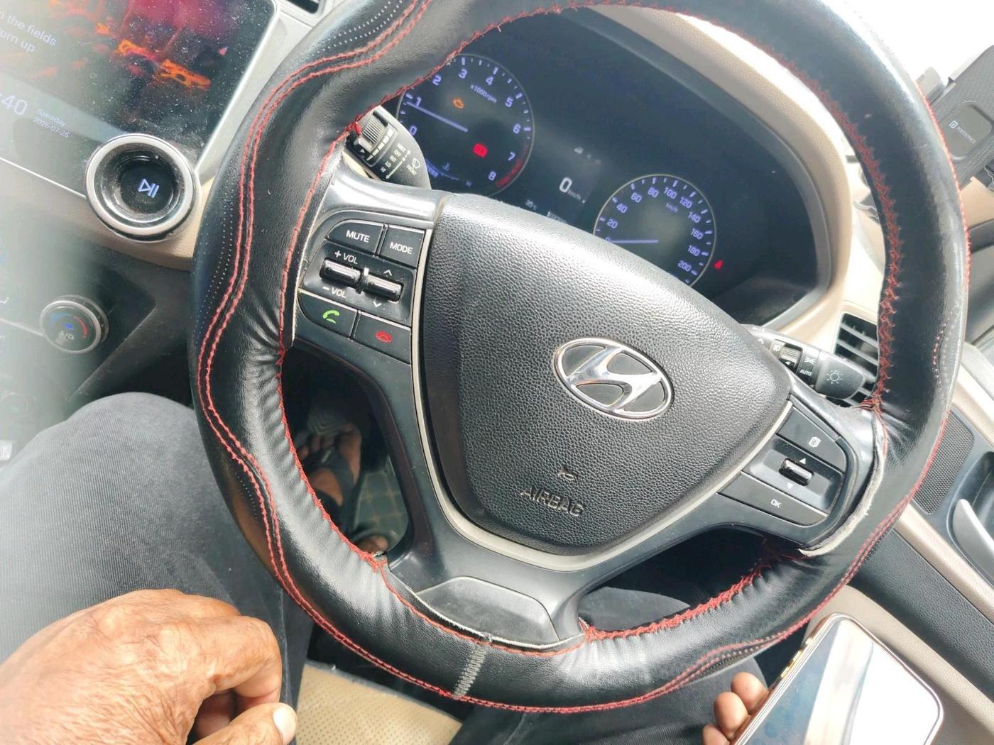 2015 Hyundai Elite i20 ASTA 1.2, CNG, Manual, 1,03,700 km, interior