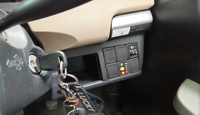 2017 Maruti Wagon R 1.0 LXI CNG, CNG, Manual, 65,482 km, interior