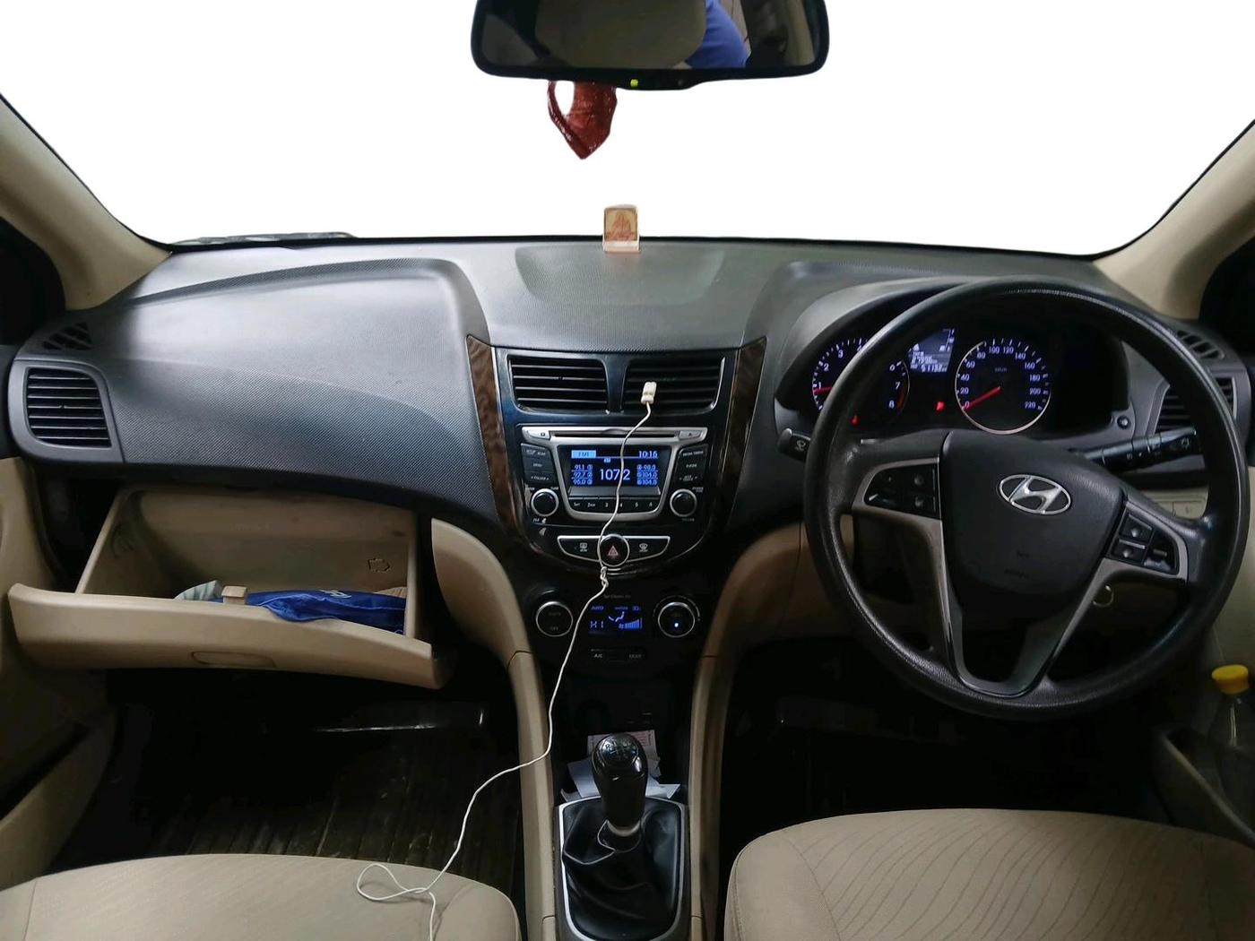 2015 Hyundai Verna FLUIDIC 4S 1.6 VTVT S, Petrol, Manual, 51,132 km, interior