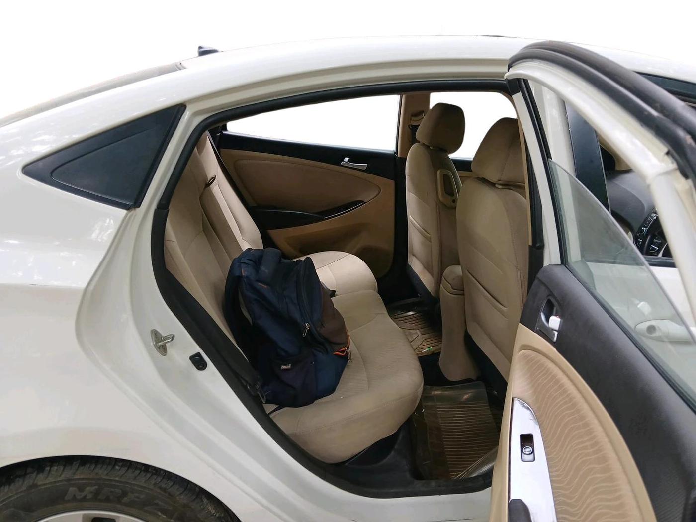 2015 Hyundai Verna FLUIDIC 4S 1.6 VTVT S, Petrol, Manual, 51,132 km, interior