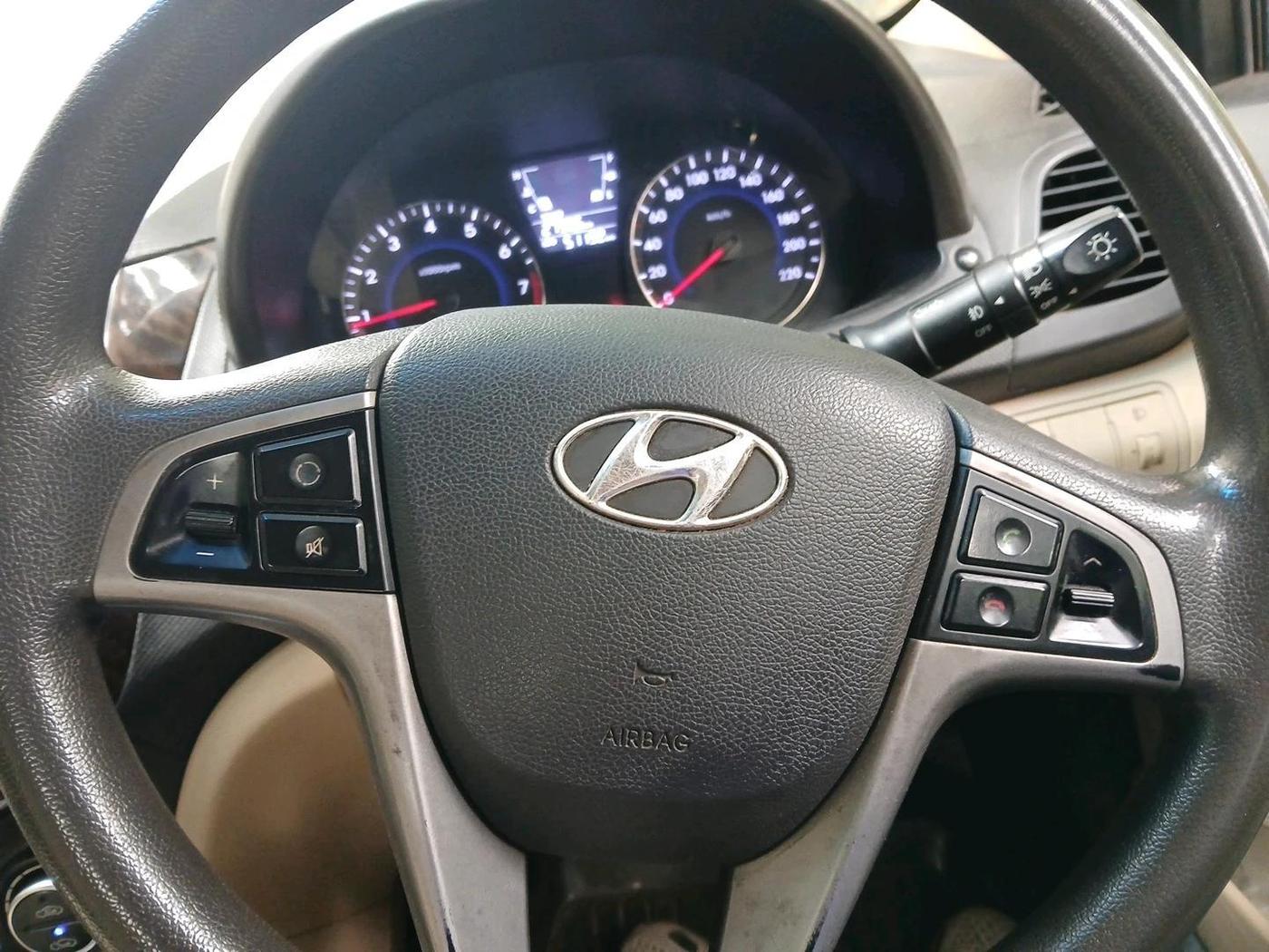 2015 Hyundai Verna FLUIDIC 4S 1.6 VTVT S, Petrol, Manual, 51,132 km, interior