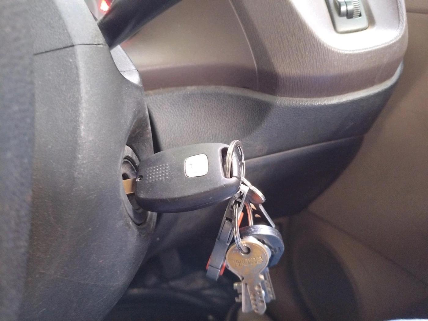 2013 Honda Amaze 1.2L I-VTEC S, Petrol, Manual, 1,24,736 km, interior