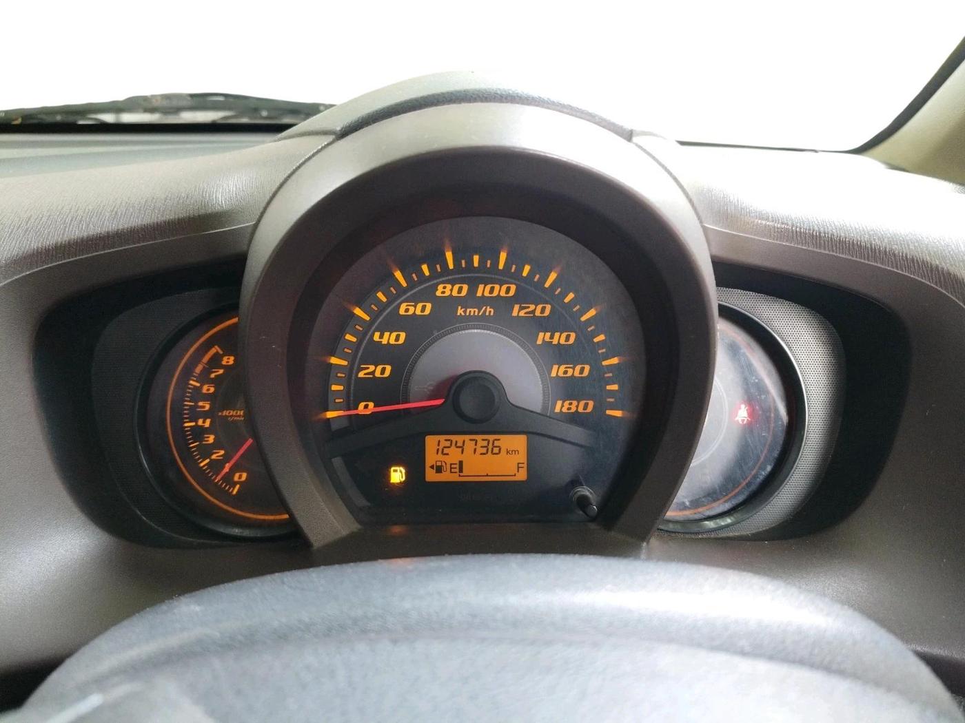 2013 Honda Amaze 1.2L I-VTEC S, Petrol, Manual, 1,24,736 km, interior