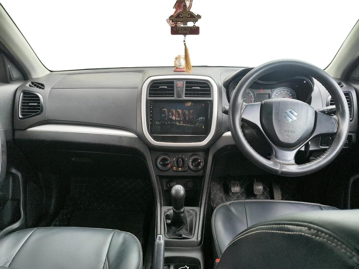 2021 Maruti Vitara Brezza LXI, Petrol, Manual, 26,613 km, interior