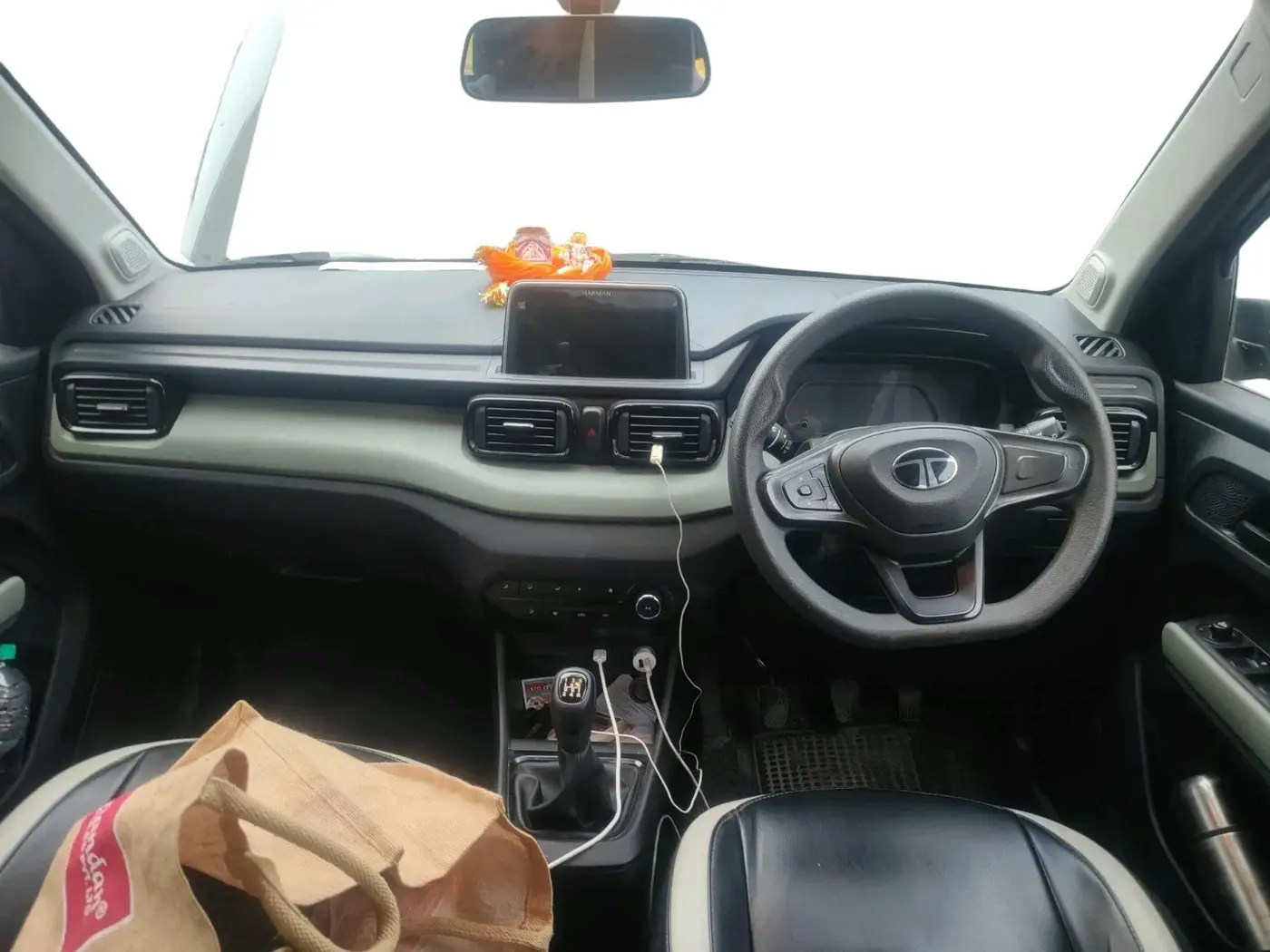 2024 Tata PUNCH ADVENTURE RHYTHM CNG, CNG, Manual, 71,258 km, interior