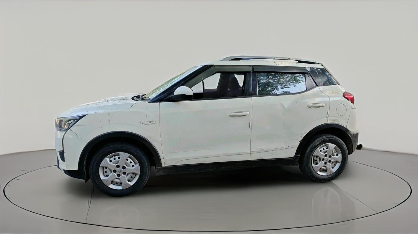 2019 Mahindra XUV300 W4 1.5 DIESEL, Diesel, Manual, 1,28,774 km, exterior