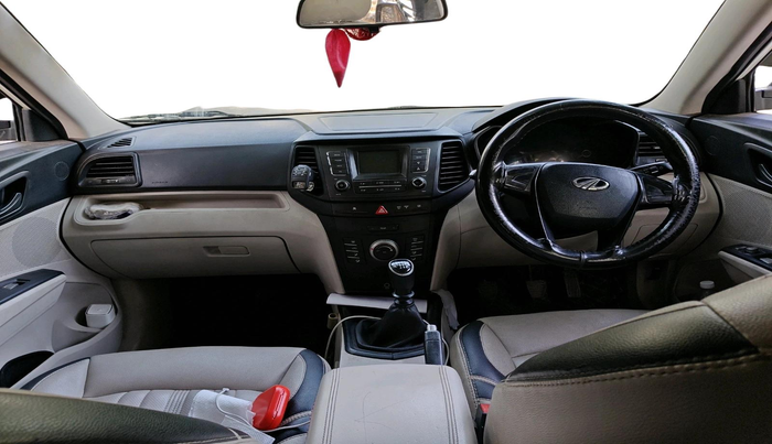 2019 Mahindra XUV300 W4 1.5 DIESEL, Diesel, Manual, 1,28,774 km, interior